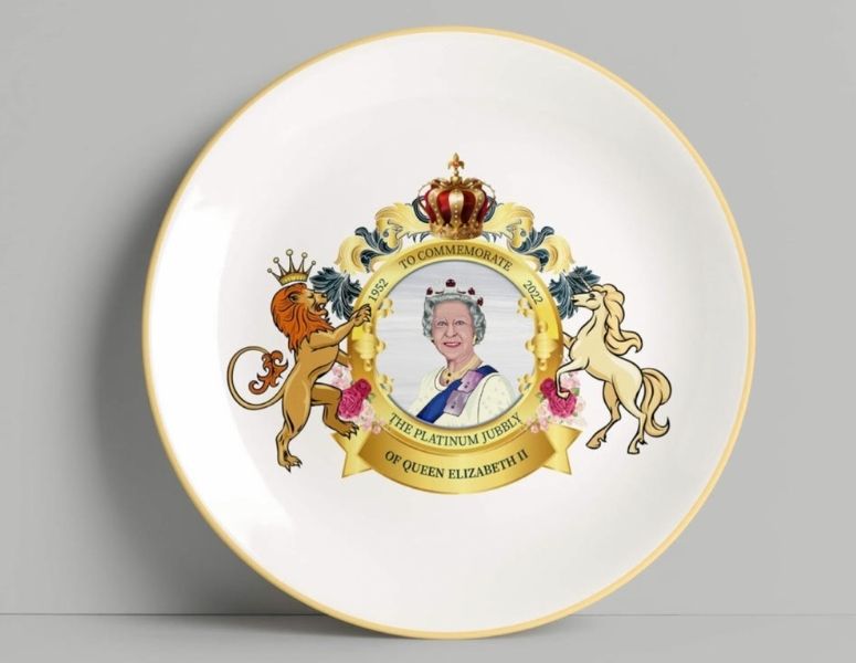 Thousands of souvenirs for Queen Elizabeth’s Platinum Jubilee bear